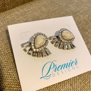 Premier Designs Teal the Show stud earrings